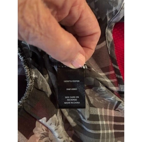 Torrid Blouse Womens Size 2 Gray Floral Button Up Pockets Roll Tab Sleeve EUC - Picture 8 of 9